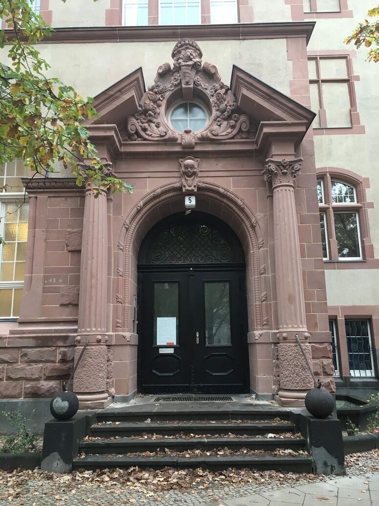 Denkmalgerechte Fassadeninstandsetzung, Cecilien Grundschule, Berlin-Wilmersdorf