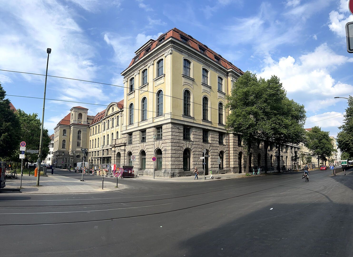 FMI HTA, Sanierung, Umbau unter Denkmalschutz, Büro, Hotel mit Gastronomie
